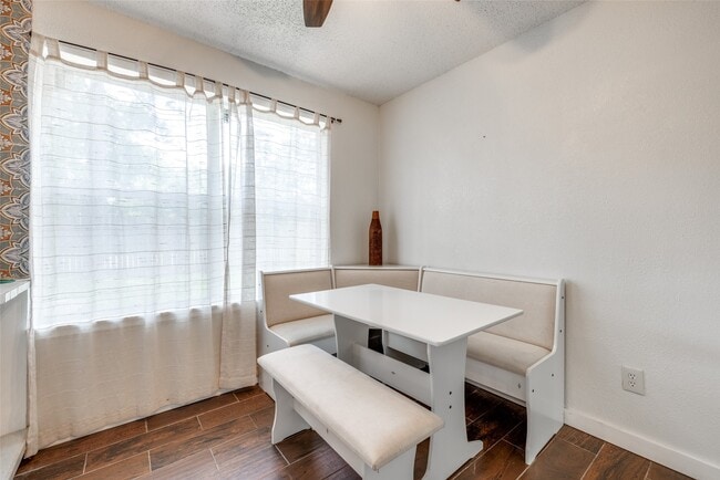 Building Photo - 11407 Rocky Mill Dr
