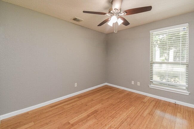 Building Photo - 8806 Lakeside Forest Dr