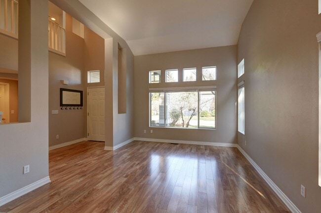 Building Photo - Beautiful 3bd, 2.5ba Home in Klahanie Avai...