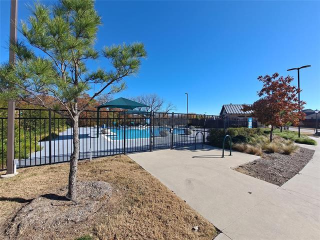 Building Photo - 3321 Riverside Dr