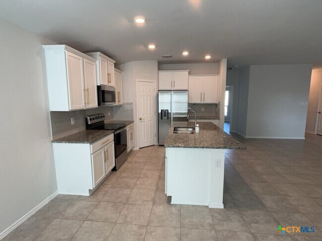 Building Photo - 1824 Fall Creek Ct