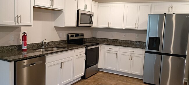 Building Photo - 1030 McKittrick Dr