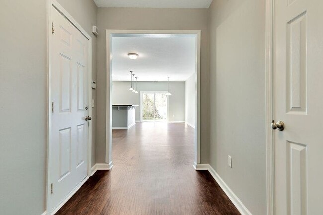 Building Photo - 850 Canyon Oak Loop