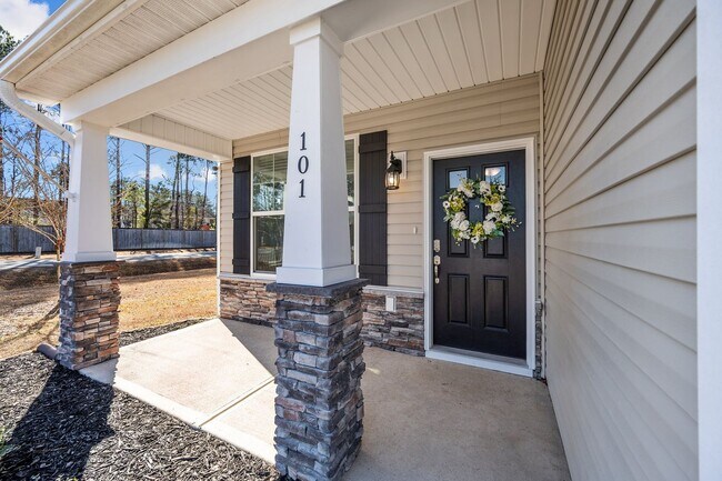 Building Photo - 3 Bedroom Home in Sneads Ferry