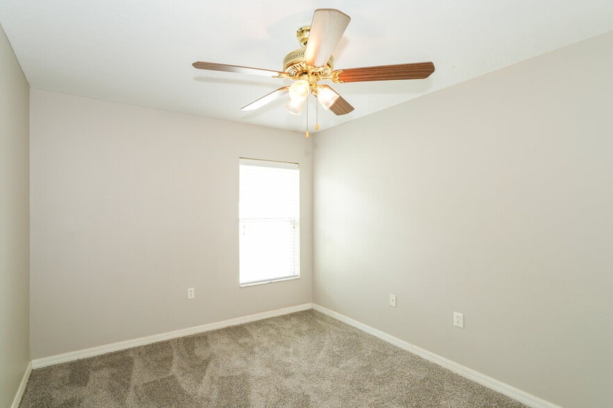 Building Photo - 3636 Grecko Dr