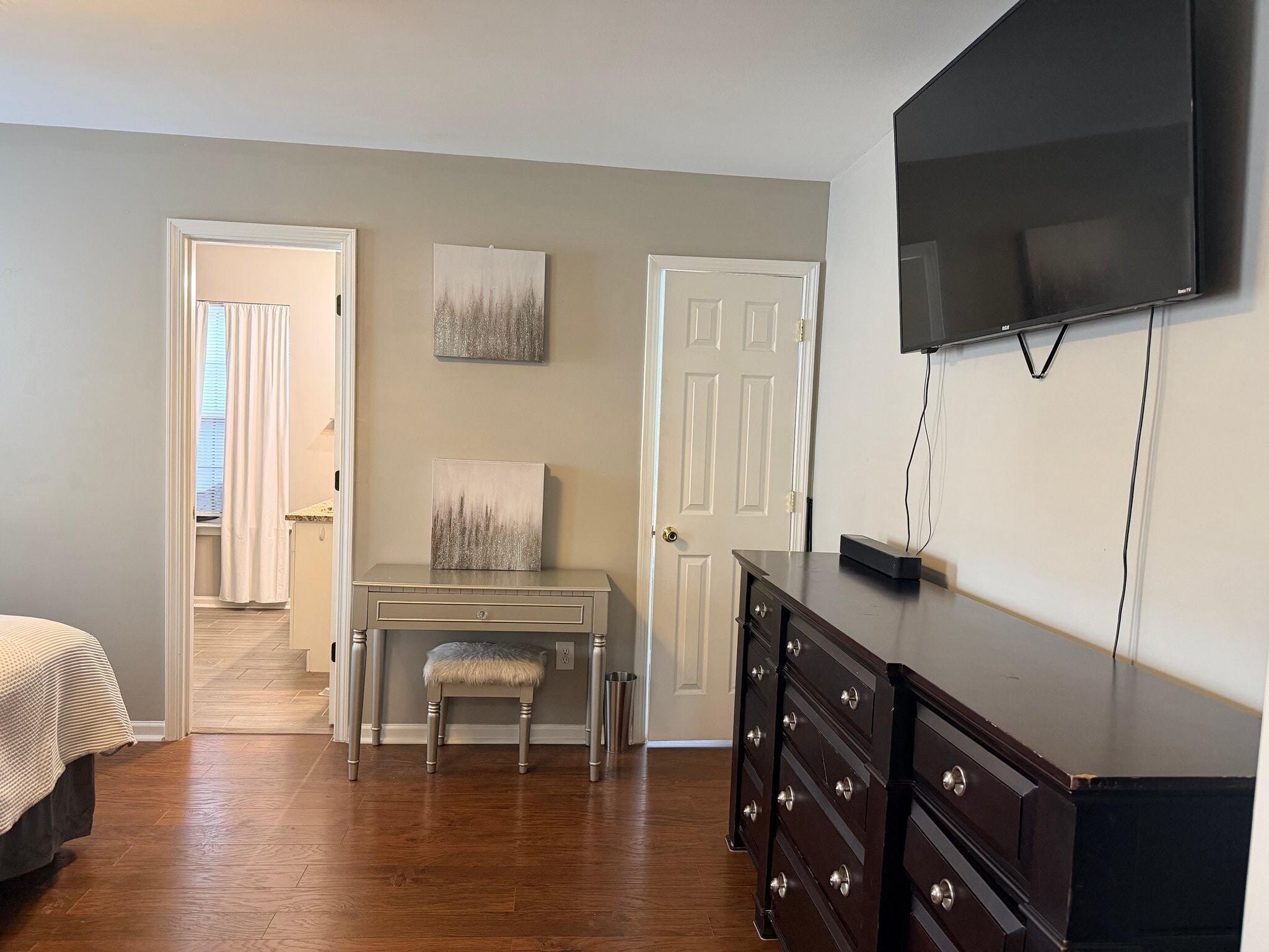 Building Photo - 3555 Burkland Dr