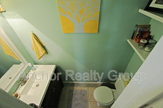 Building Photo - 304 Falling Ln