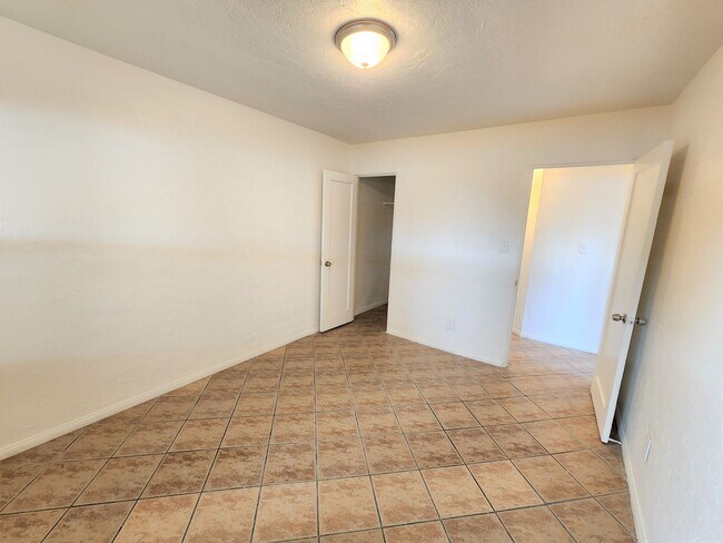 Building Photo - 1bd/1ba Apt with Private Patio, Near Navy ...