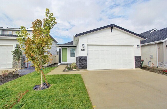 Building Photo - 5857 N Backfire Wy