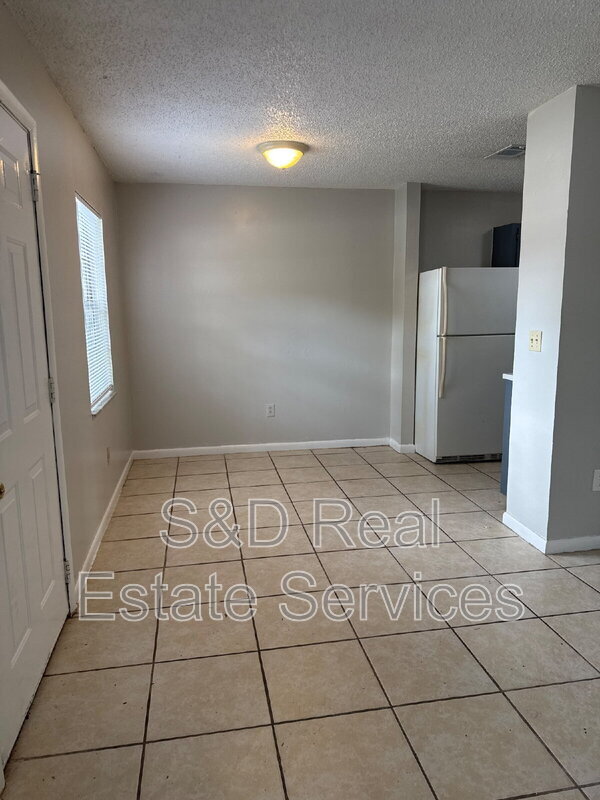 Building Photo - 3010 Allred Dr