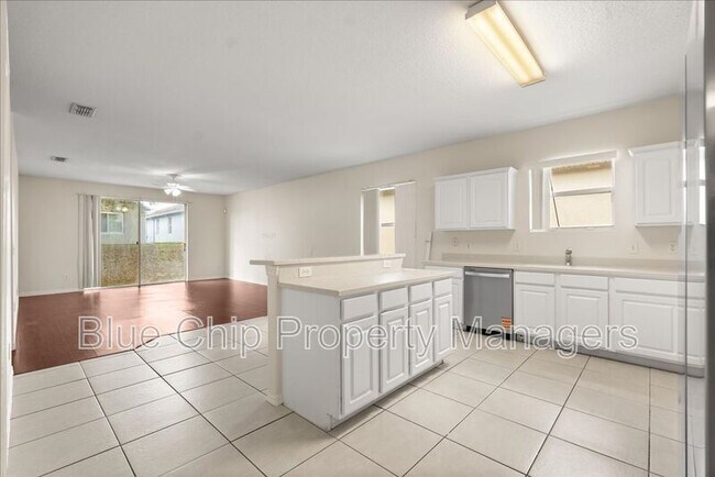 Building Photo - 115 Sahalli Ct