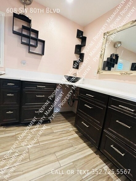 Building Photo - 608 SW 80th Blvd