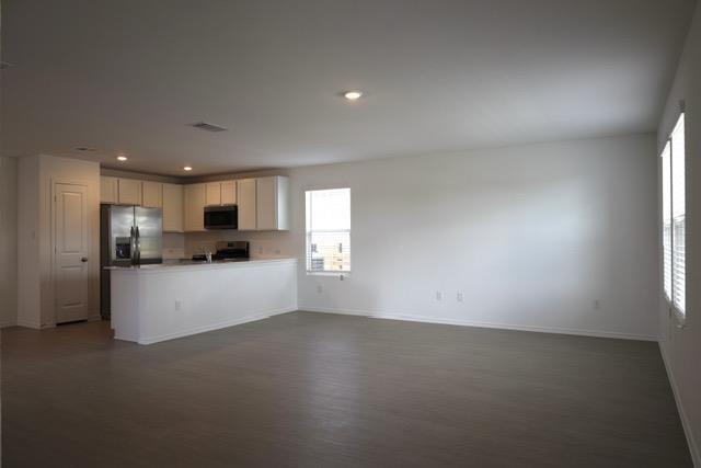 Building Photo - 287 Bugbee