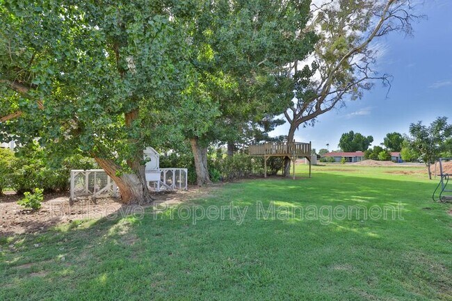 Building Photo - 2672 E Mesquite St