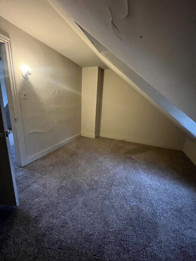 Building Photo - 446 Nevin St