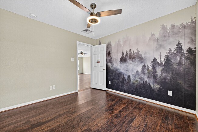 Building Photo - 26738 Henson Falls Dr
