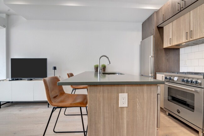 Building Photo - 1412 15th St NW