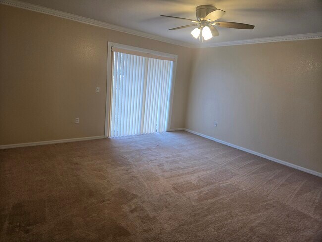 Building Photo - 1708