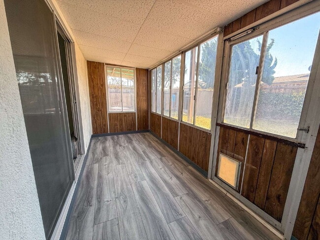 Building Photo - Remodeled 3 Bedroom Home