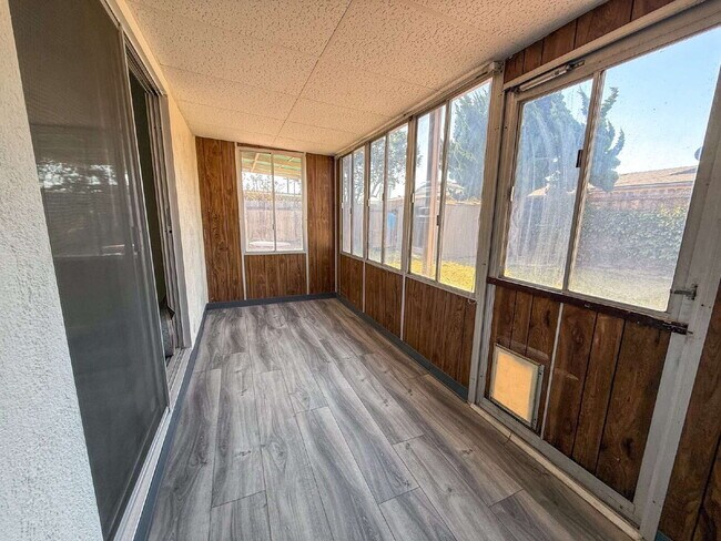Building Photo - West Oxnard Home For Rent