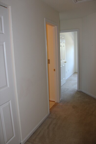 Building Photo - 148 River Walk Ct