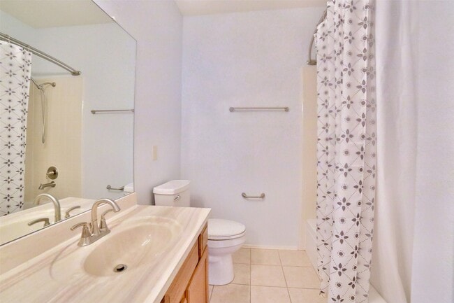 Building Photo - 532 Wilcrest Dr