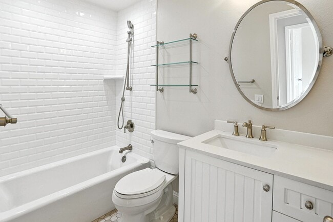 Building Photo - Exceptional Escondido Living — 4 Bed | 3 B...