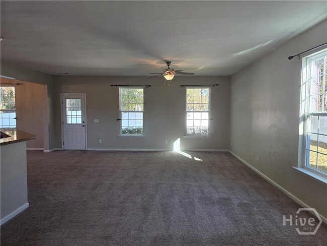 Building Photo - 829 Hyacinth Cir