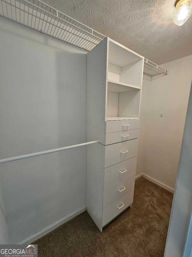 Building Photo - 65 Tralee Trce