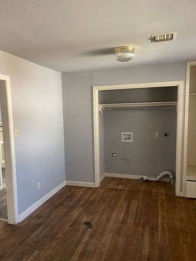 Building Photo - Second Chance Leasing!!