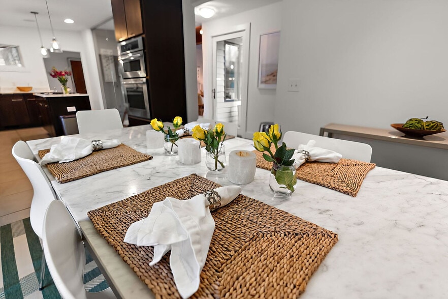 Building Photo - 5052 Logan Ave S