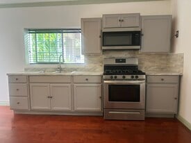 Building Photo - 5459 Martin St