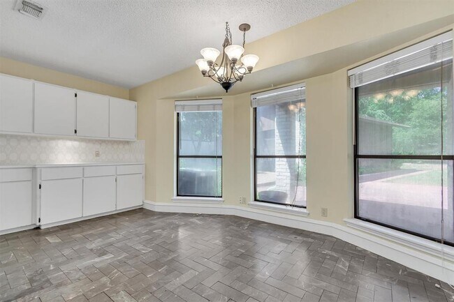 Building Photo - 5704 Lands End St