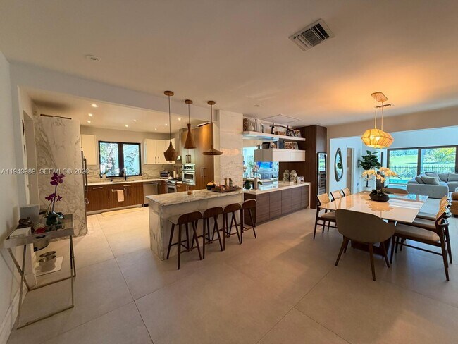 Building Photo - 5911 Alton Rd