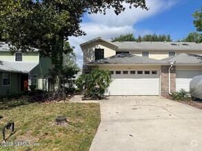 Building Photo - 3948 Meadowview Dr N