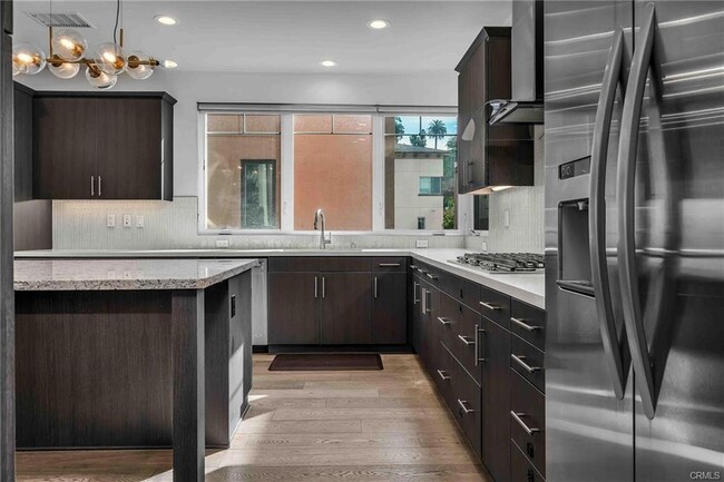 Building Photo - 5828 S Sparrow Ct