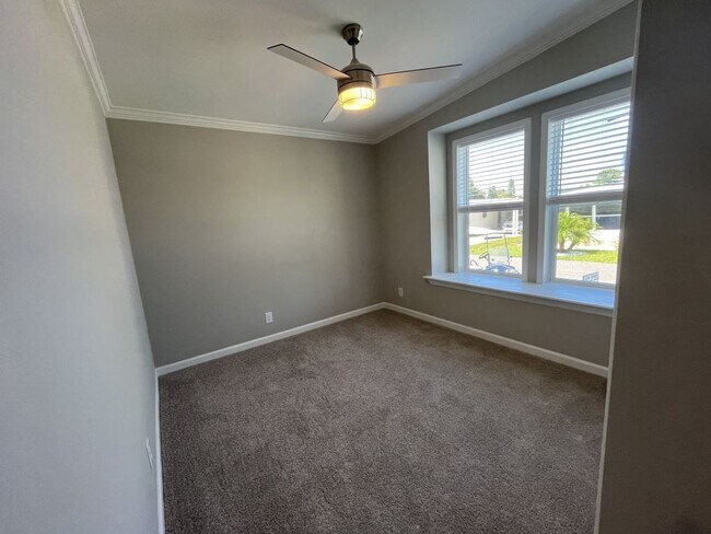 Building Photo - 146 Lakeview Dr