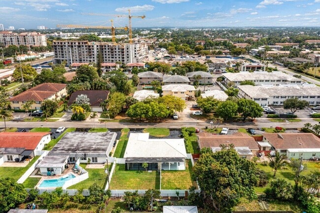 Building Photo - 245 SW 6th St