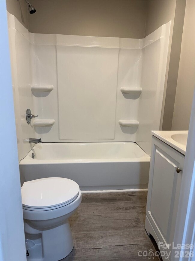 Building Photo - 603 E 8th Ave