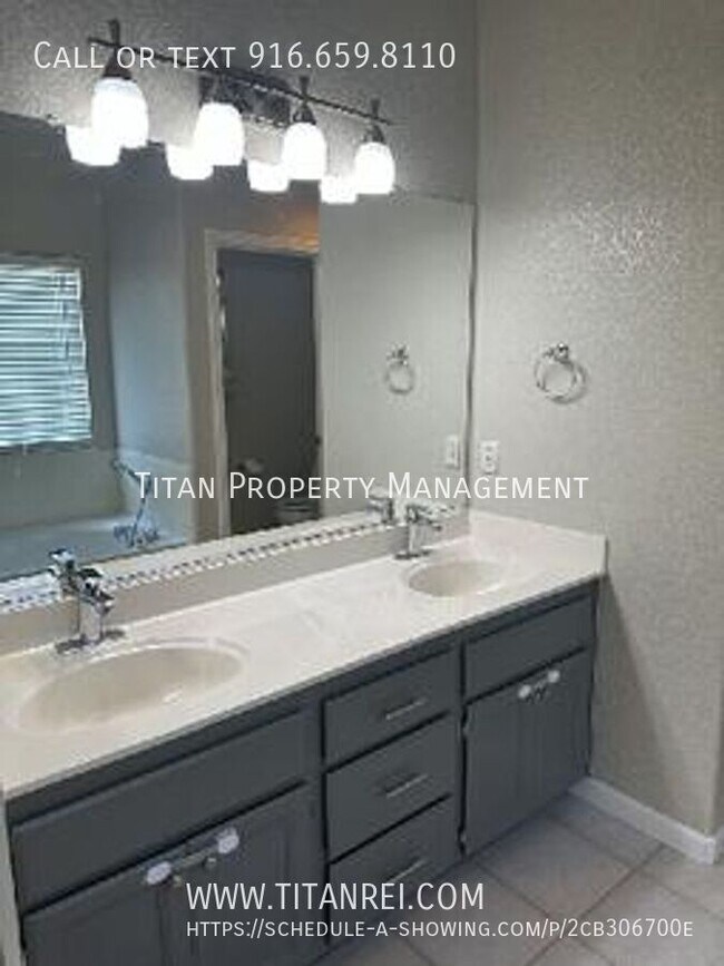 Building Photo - 200 Scepter Ct