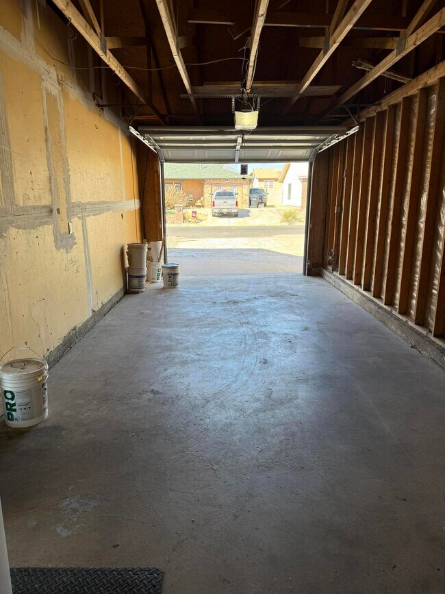 Building Photo - 840 Bravo Ct SE