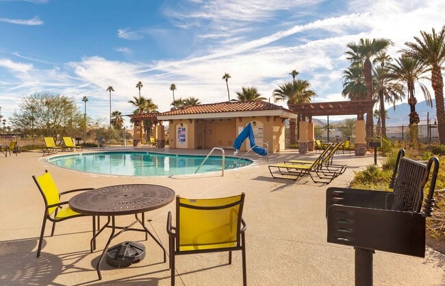 Building Photo - Furnished Studio-Palm Springs - Airport