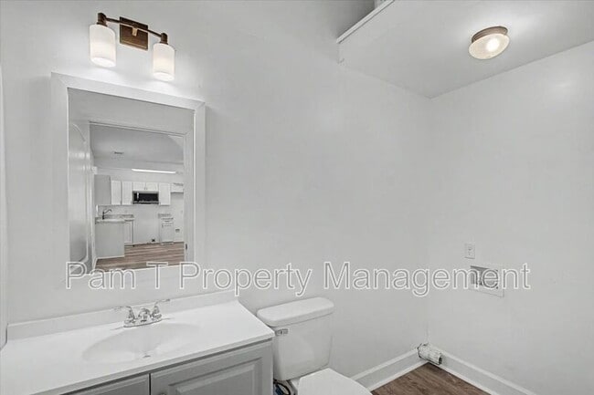 Building Photo - 1200 E 37th St