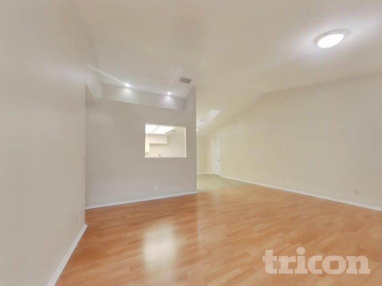 Building Photo - 7726 Robinette Rd