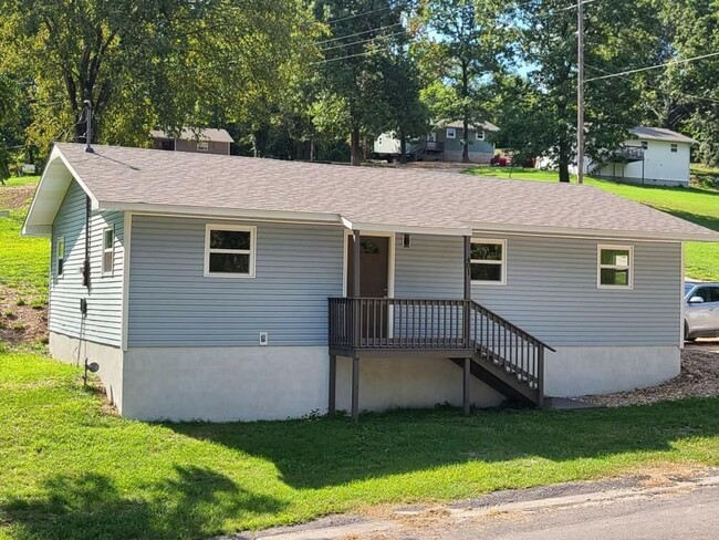 Primary Photo - Charming 3BR, 1.5BA Rental in Anderson, MO...