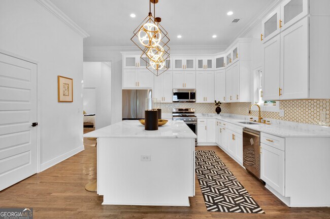 Building Photo - 1774 Vesta Ave