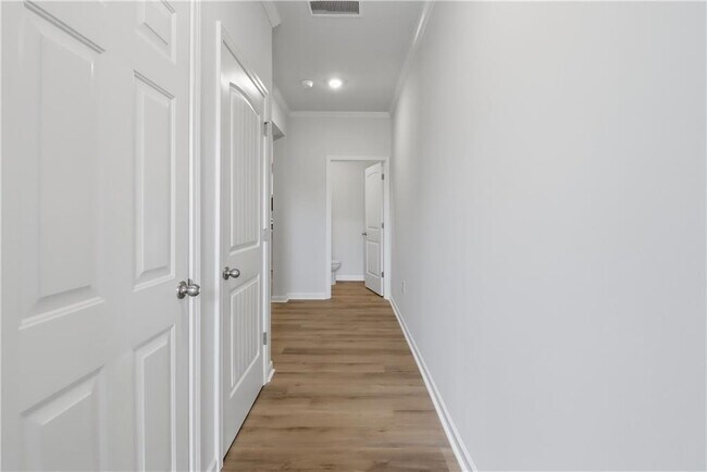 Building Photo - 56 Berryville Dr