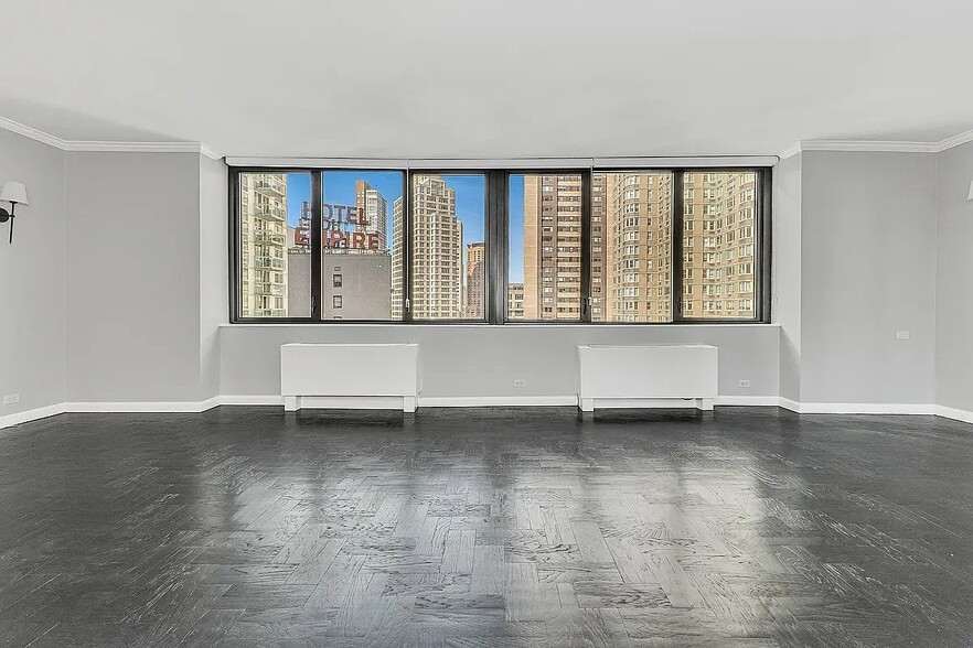 Building Photo - 62 W 62nd St