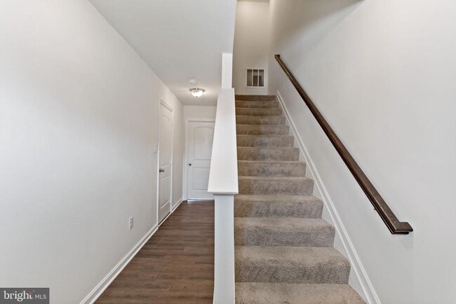 Building Photo - 162 Magellan Dr