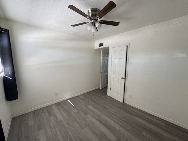 Building Photo - Central Phoenix 4 Bedroom Townhome